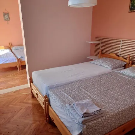 Yanov's Homestay *